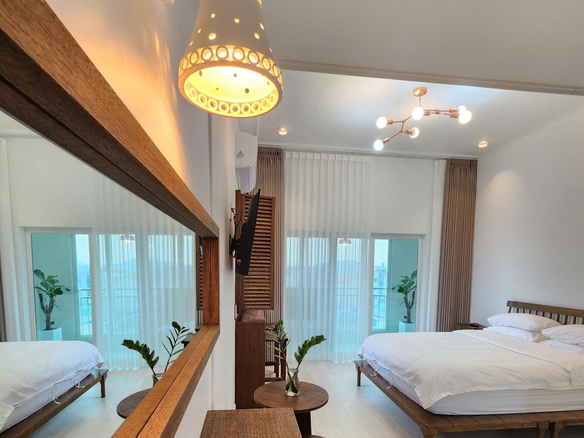 Pureun Jeju Pension Согвіпо Екстер'єр фото