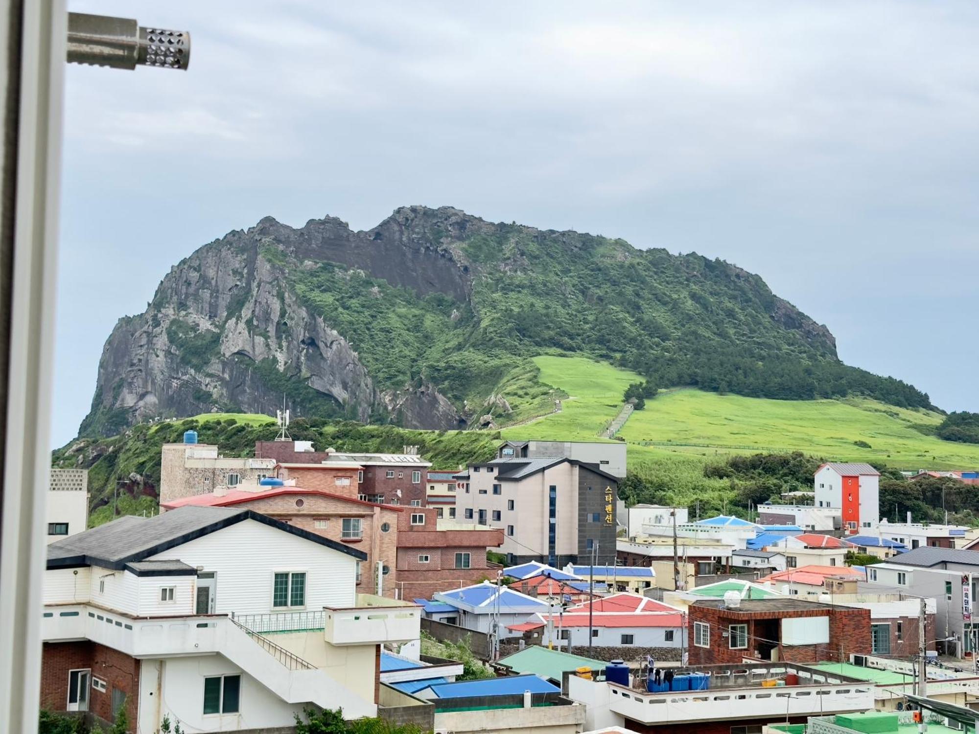 Pureun Jeju Pension Согвіпо Екстер'єр фото