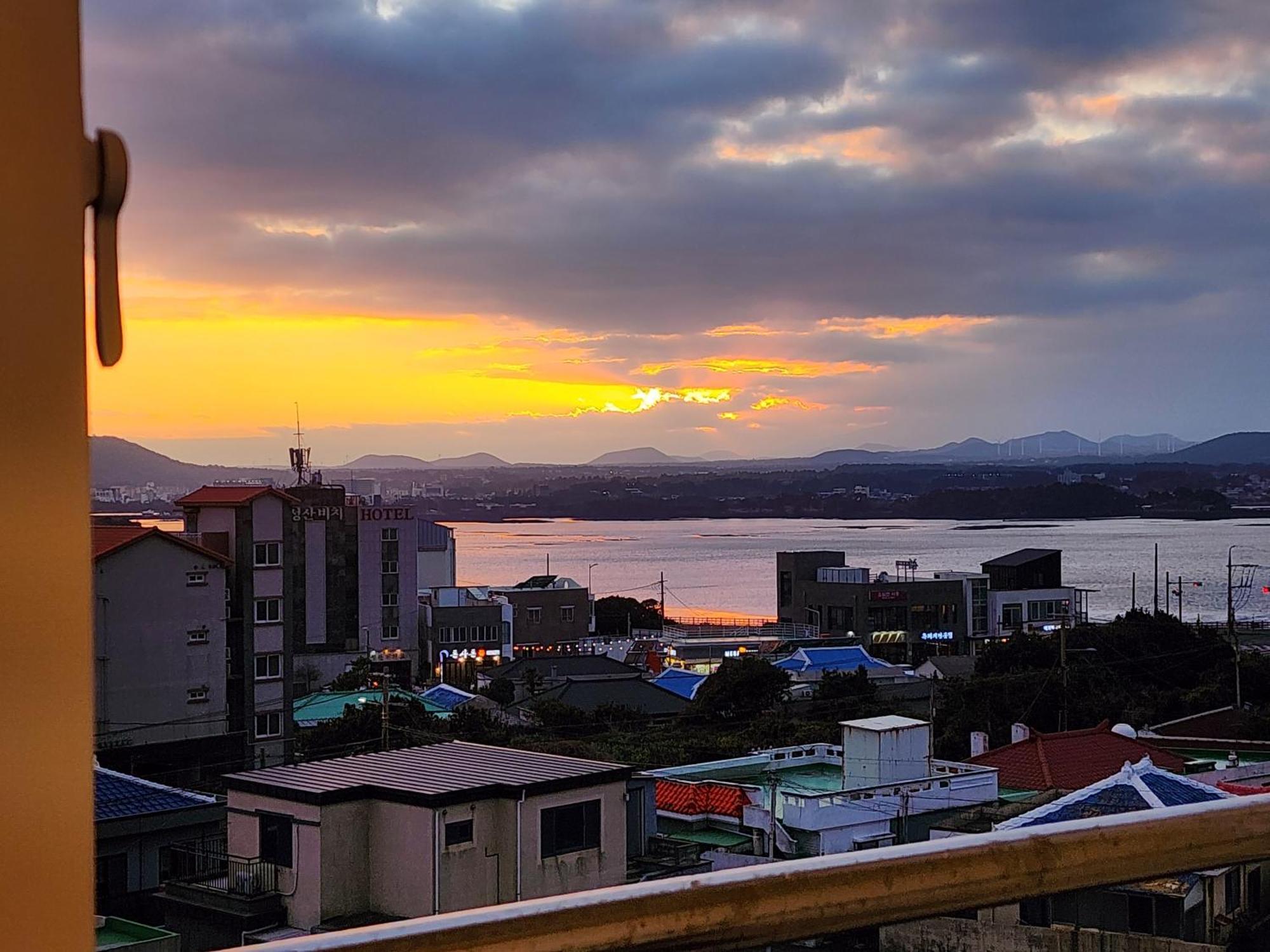 Pureun Jeju Pension Согвіпо Екстер'єр фото