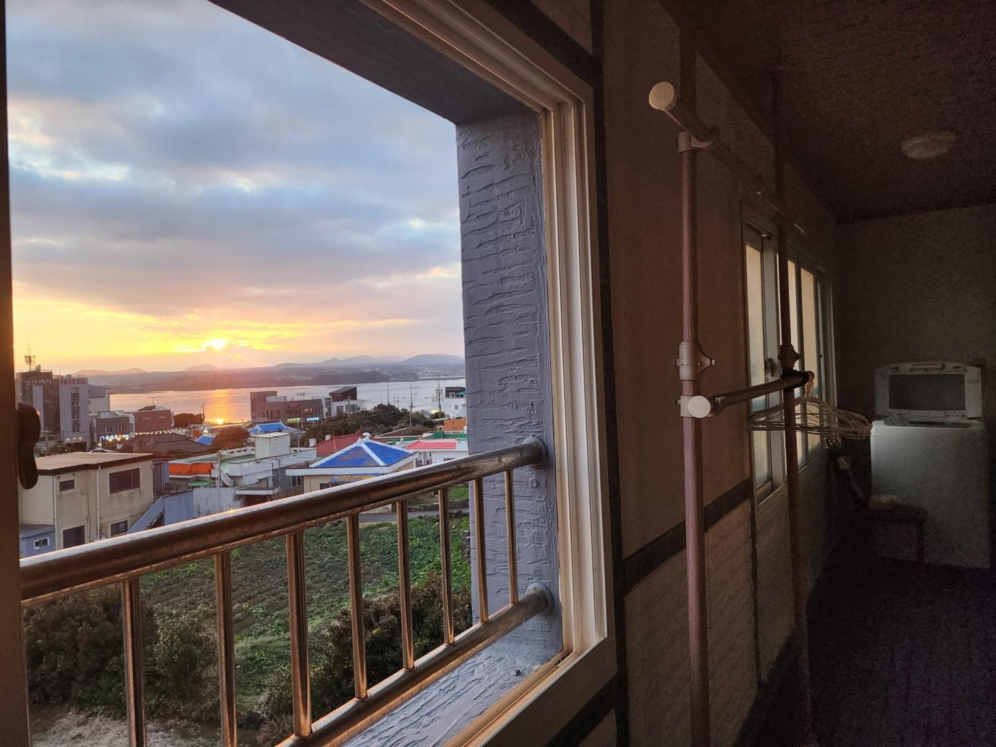 Pureun Jeju Pension Согвіпо Екстер'єр фото