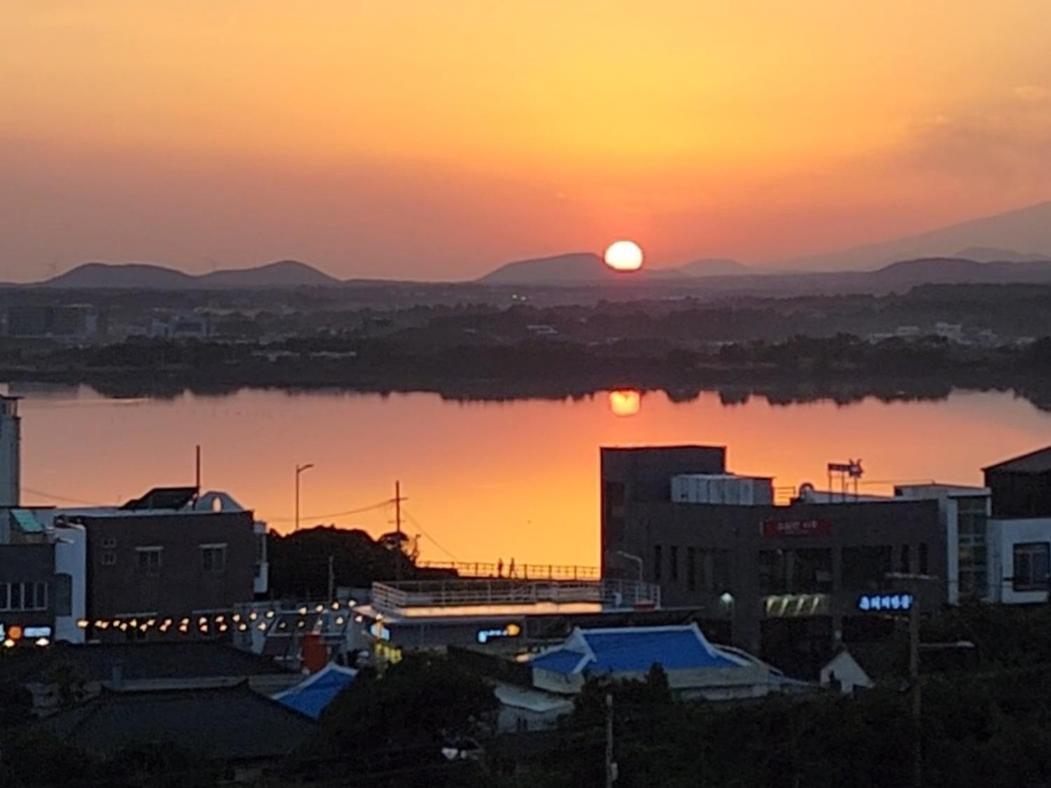 Pureun Jeju Pension Согвіпо Екстер'єр фото